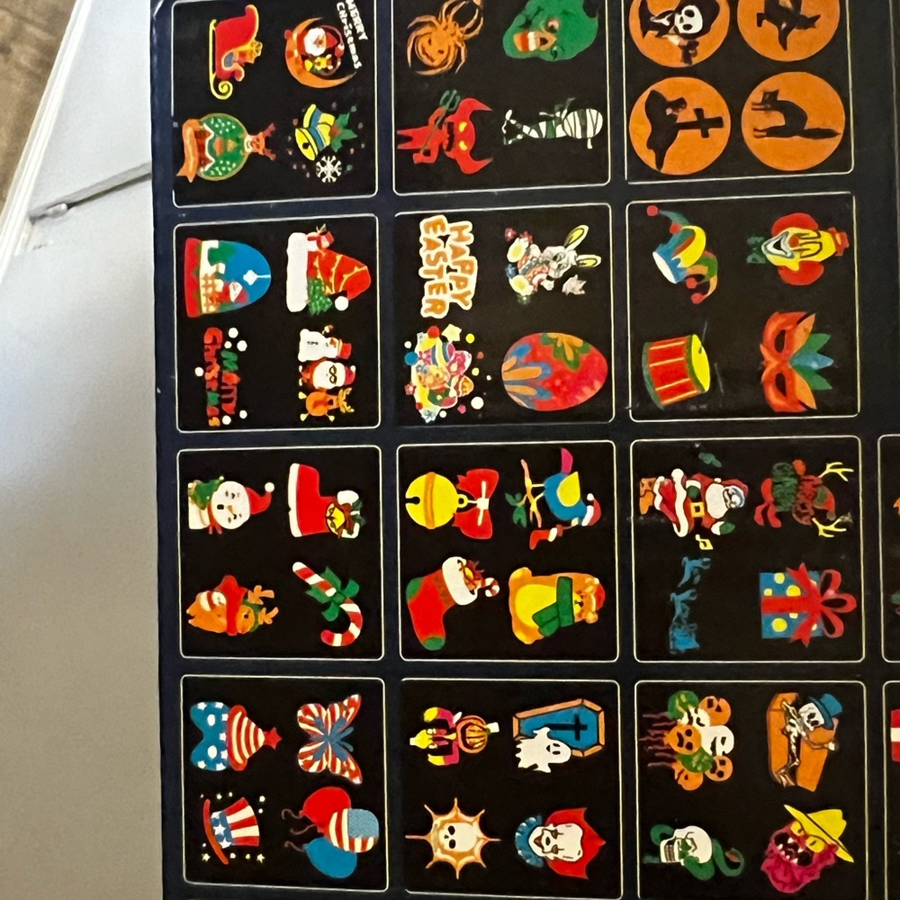 Custom holiday bags & ornaments kit